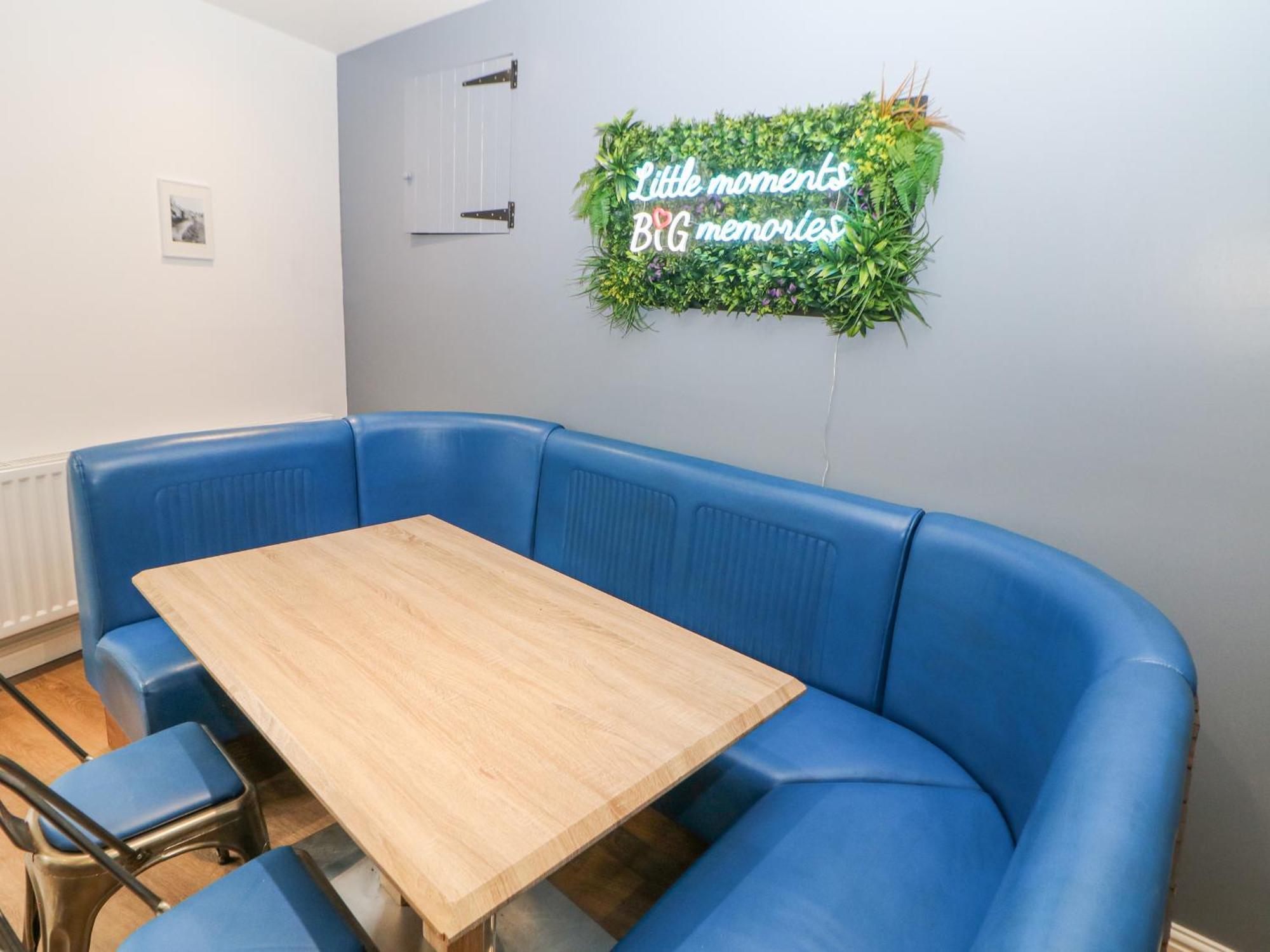 Blue Ron'S Villa Birch Vale Luaran gambar